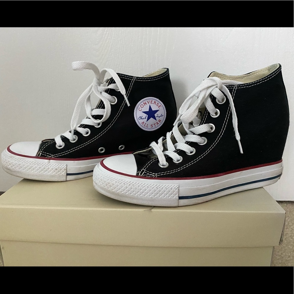Converse Chuck Taylor All Star Lux Mid Wedge Sneaker